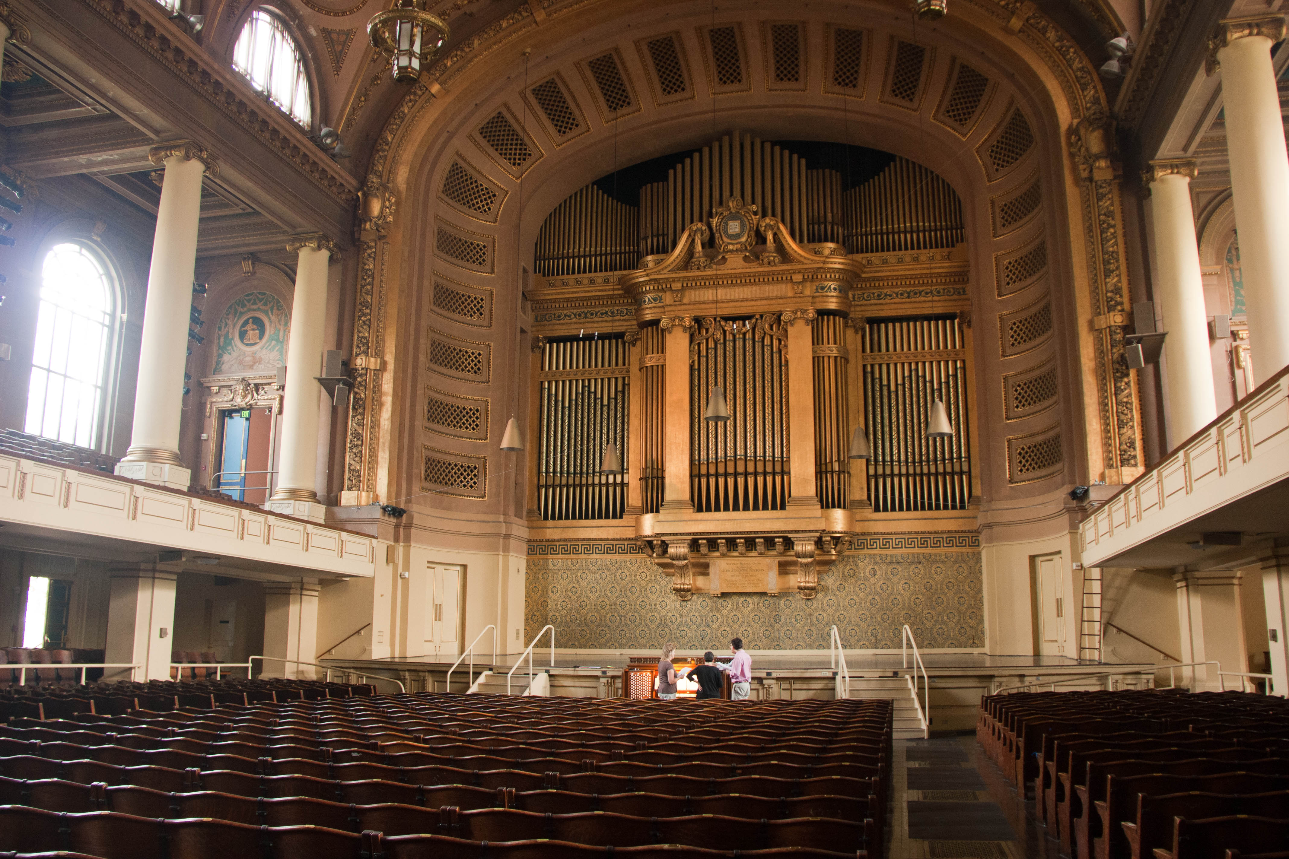 Органа поступить. Woolsey Hall. Симфонический орган. Орган в романтизме. Холл Йельского университета.